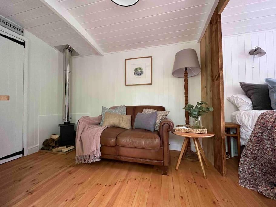 Cornwall Woodland Shepherd'S Hut Deirdres Hut Bodmin Exterior photo