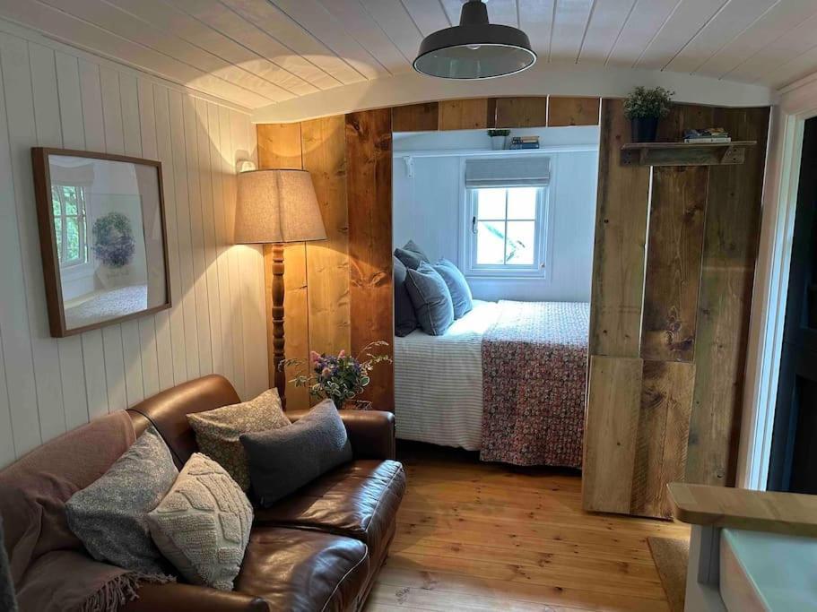 Cornwall Woodland Shepherd'S Hut Deirdres Hut Bodmin Exterior photo