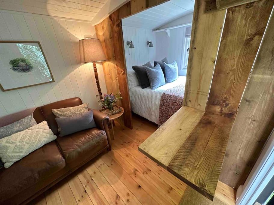 Cornwall Woodland Shepherd'S Hut Deirdres Hut Bodmin Exterior photo
